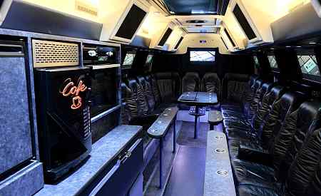 Vipbus verhuur Rotterdam the Experience