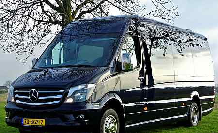 Middelgroot vip minibus 16 persoone