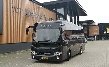 Rent a luxury bus to schiphol airport