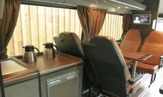 8 pers vipbus huren